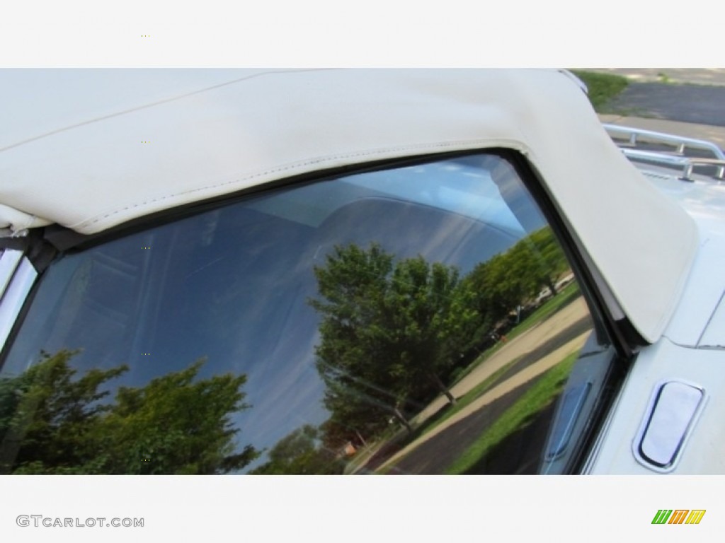 1975 Corvette Stingray Convertible - Classic White / Dark Oxblood photo #23
