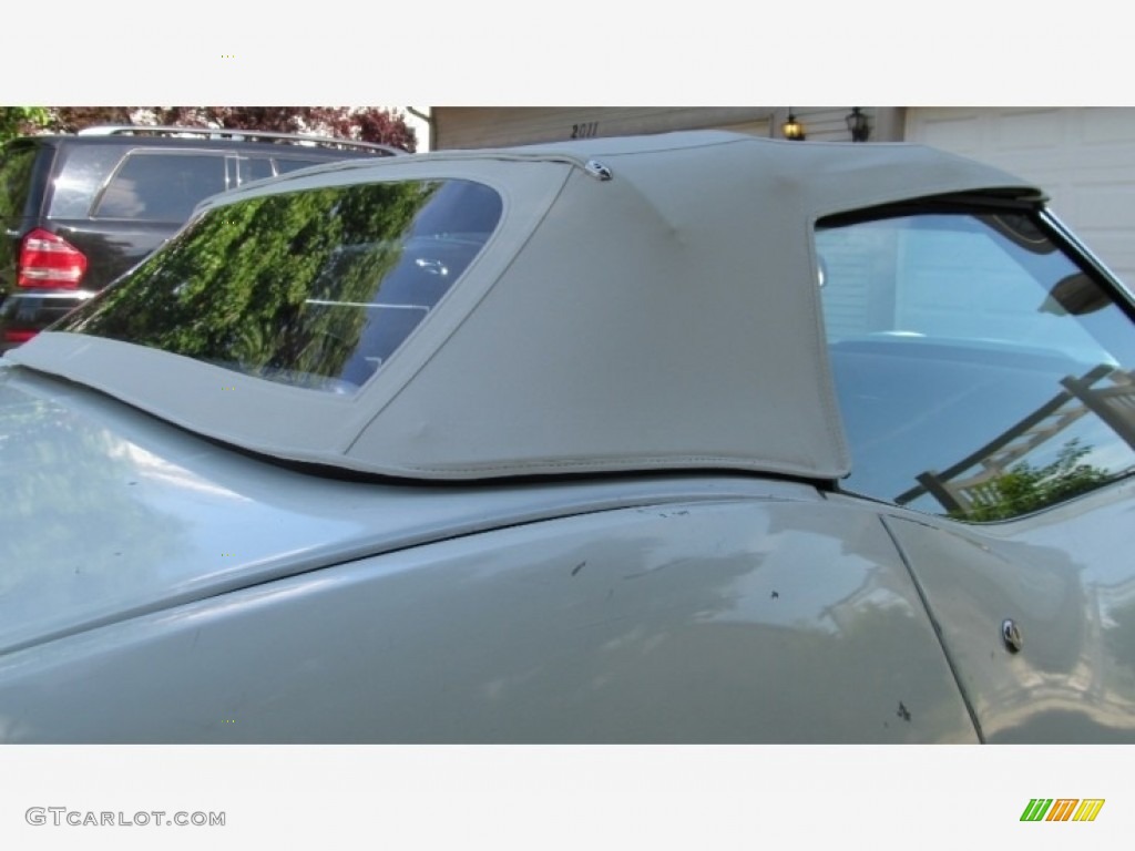 1975 Corvette Stingray Convertible - Classic White / Dark Oxblood photo #24