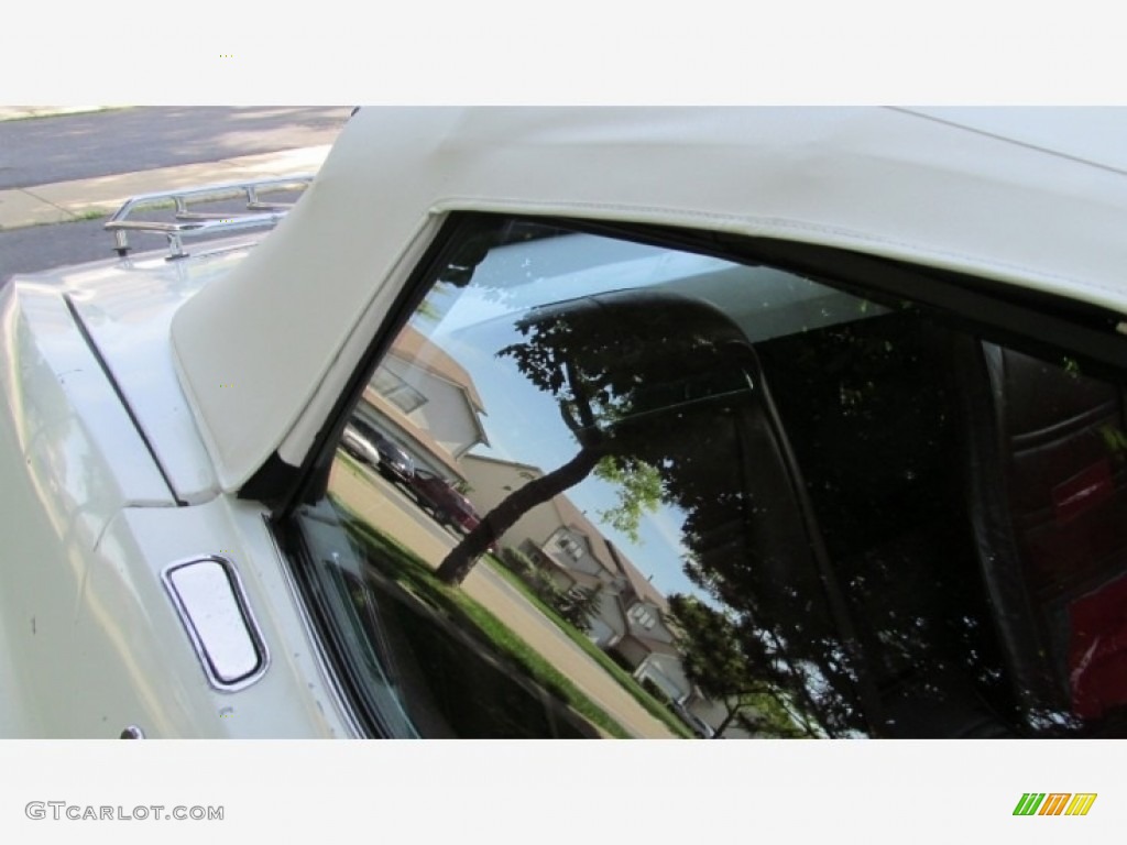 1975 Corvette Stingray Convertible - Classic White / Dark Oxblood photo #26