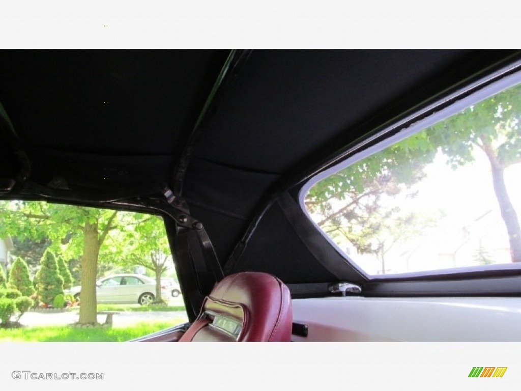 1975 Corvette Stingray Convertible - Classic White / Dark Oxblood photo #31