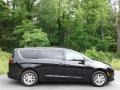 2017 Brilliant Black Crystal Pearl Chrysler Pacifica Touring  photo #5