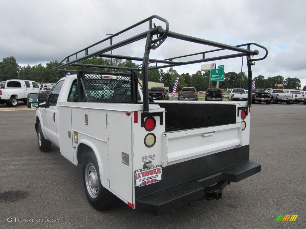 Oxford White Ford F350 Super Duty