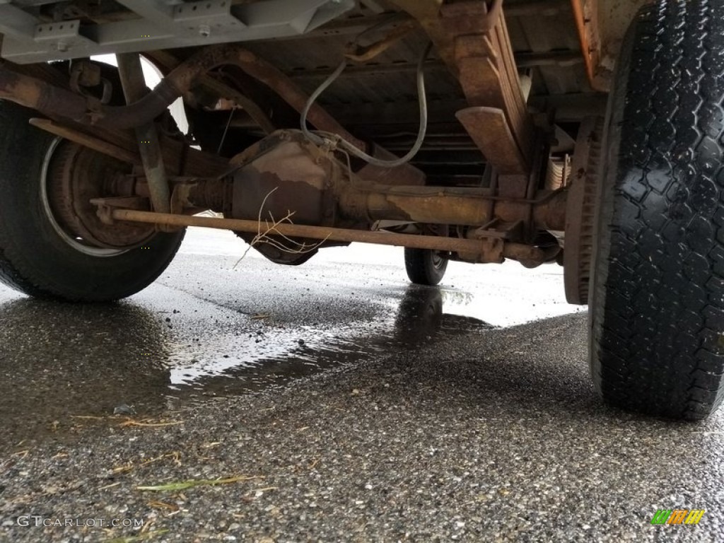 1976 Chevrolet C/K C20 Custom Deluxe Regular Cab Undercarriage Photo #138613323