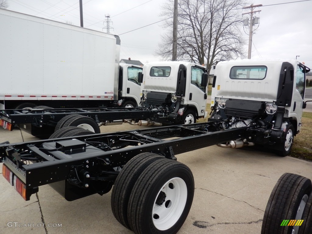 2019 Chevrolet Low Cab Forward 4500 Chassis Undercarriage Photo #138613797