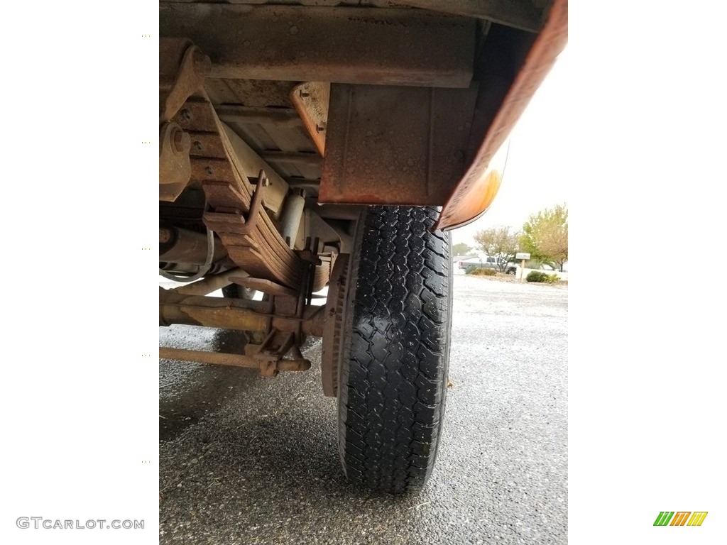 1976 Chevrolet C/K C20 Custom Deluxe Regular Cab Undercarriage Photo #138613806