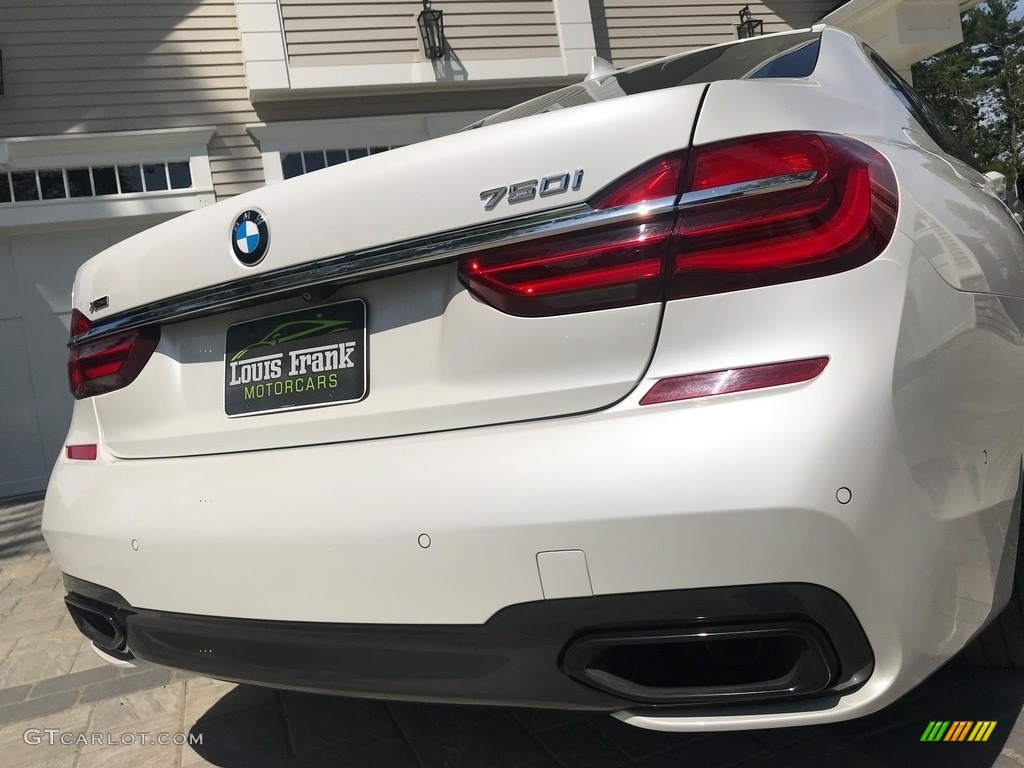 2016 7 Series 750i xDrive Sedan - Mineral White Metallic / Ivory White photo #23