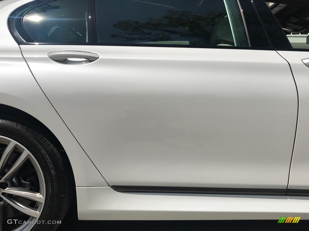 2016 7 Series 750i xDrive Sedan - Mineral White Metallic / Ivory White photo #31