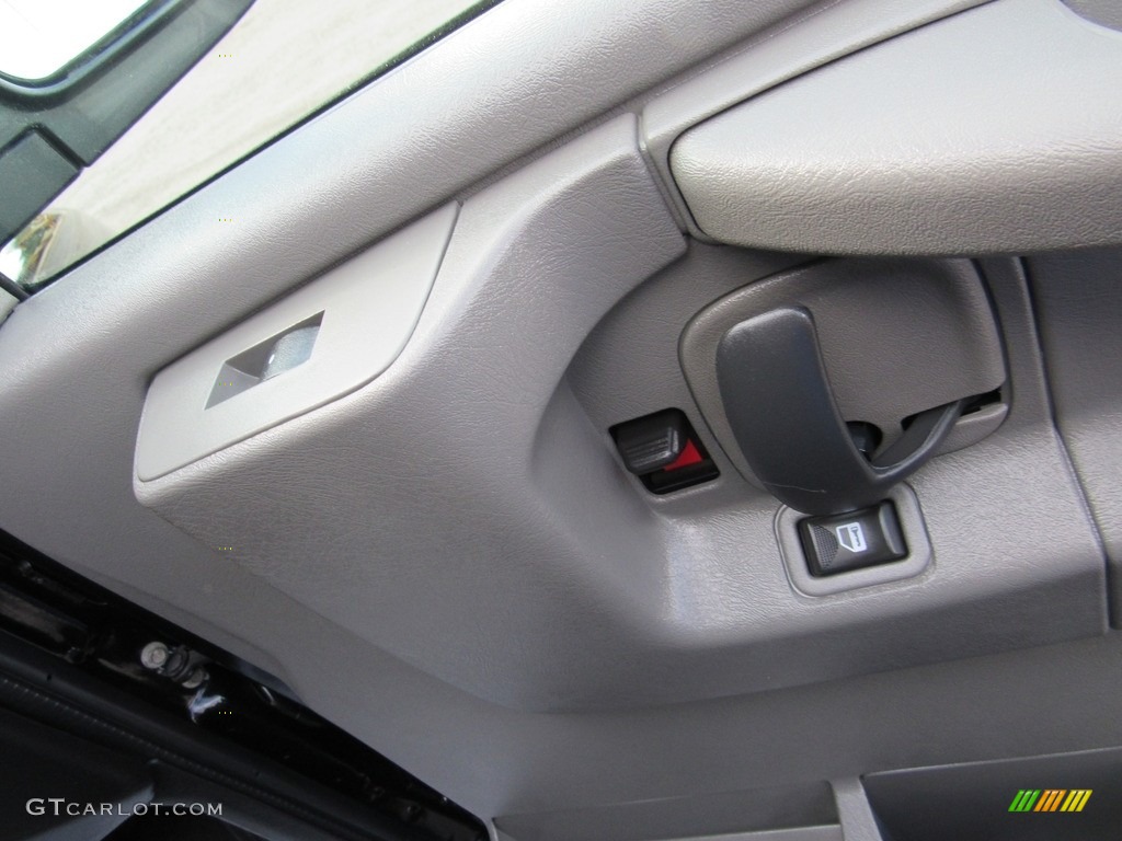 2013 Chevrolet Express LT 3500 Passenger Van Medium Pewter Door Panel Photo #138616836