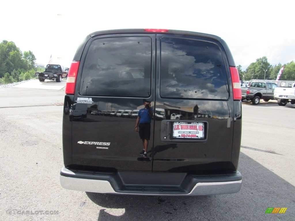 2013 Express LT 3500 Passenger Van - Black / Medium Pewter photo #32