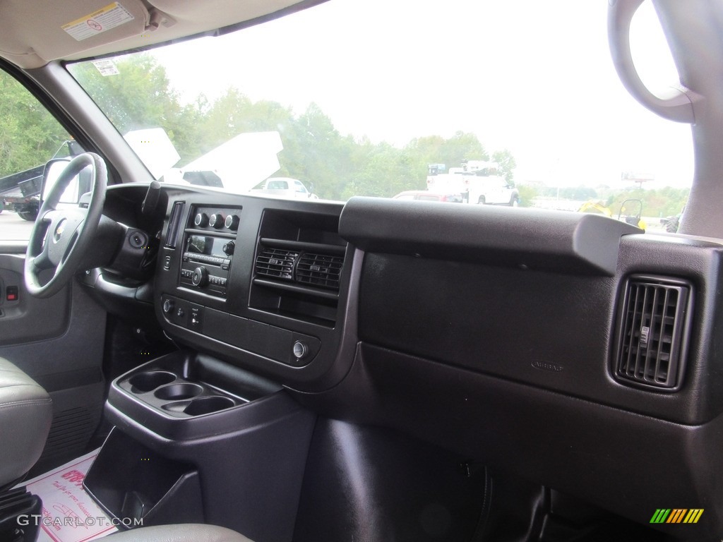 2010 Chevrolet Express LS 3500 Extended Passenger Van Dashboard Photos