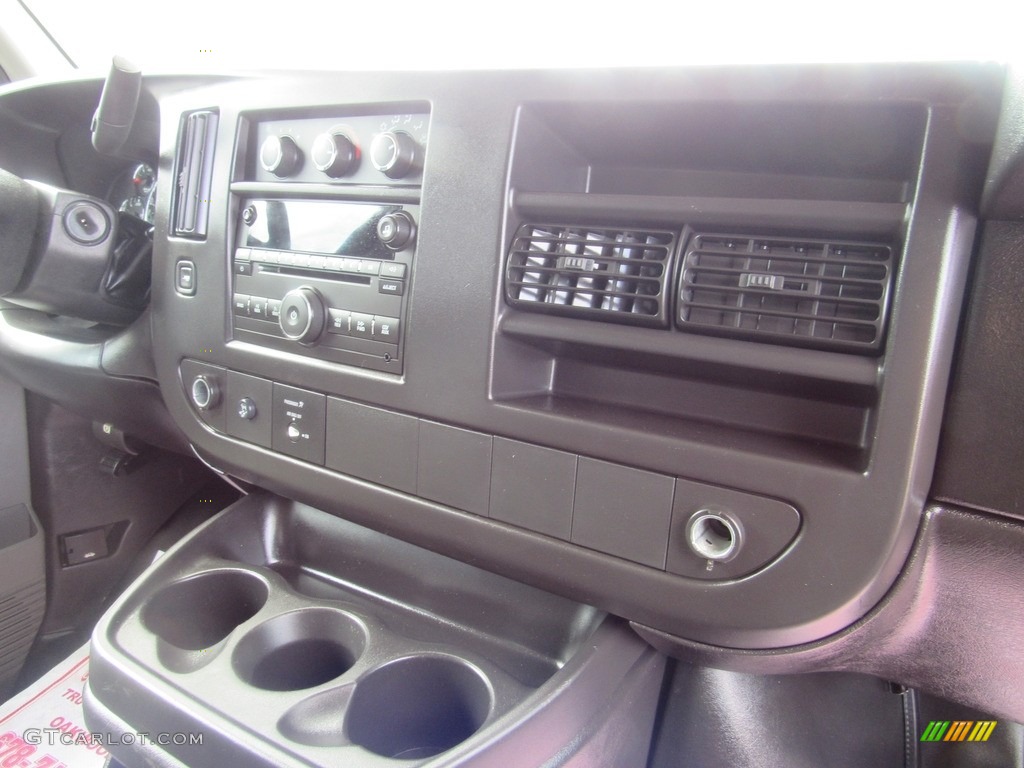 2010 Express LS 3500 Extended Passenger Van - Dark Green Metallic / Neutral photo #18