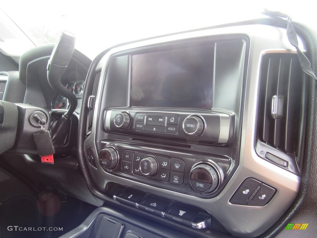 2016 Chevrolet Silverado 2500HD LT Crew Cab 4x4 Controls Photo #138623118