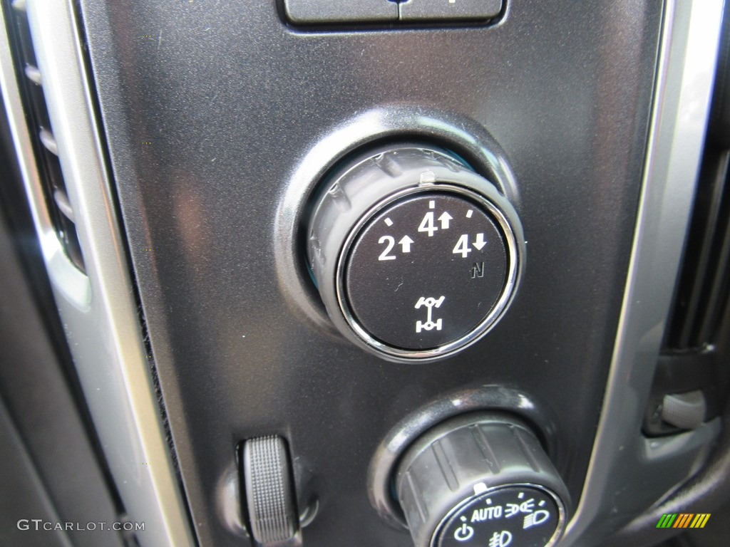 2016 Chevrolet Silverado 2500HD LT Crew Cab 4x4 Controls Photo #138623361
