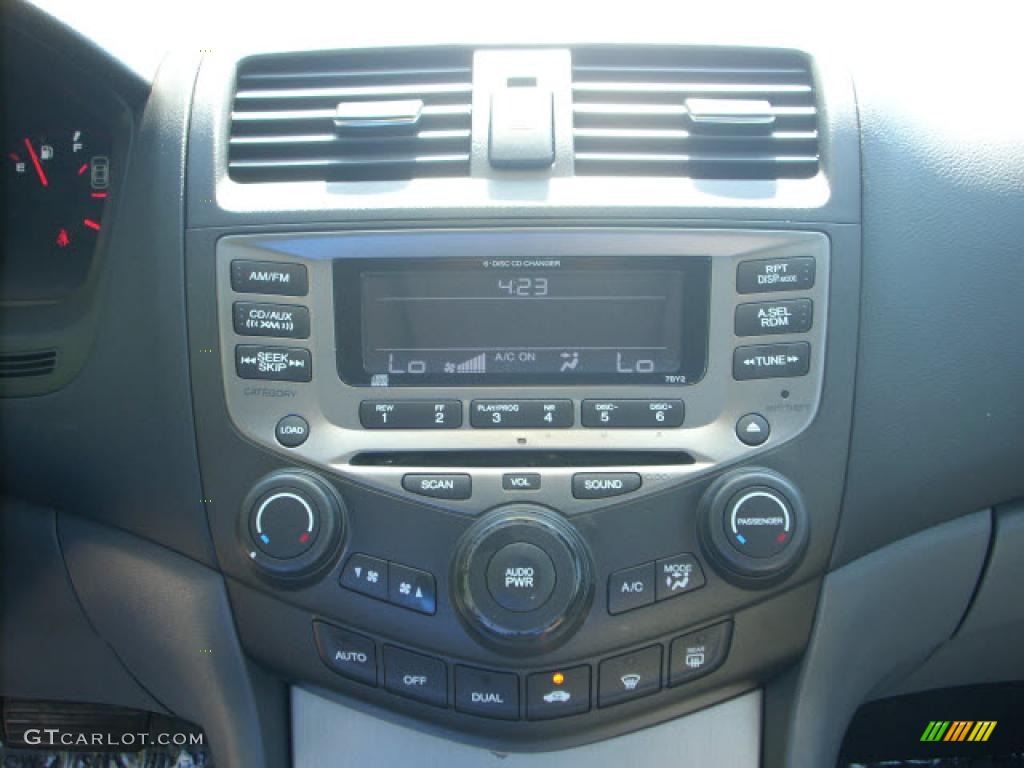 2006 Accord EX V6 Coupe - Alabaster Silver Metallic / Gray photo #13