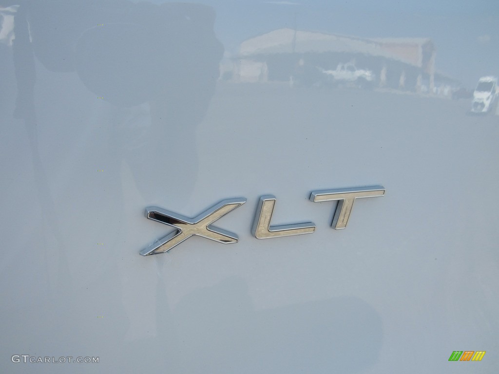 2017 Ford Transit Wagon XL 350 LR Long Marks and Logos Photos
