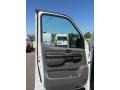 Glacier White - NV 2500 HD SV Photo No. 28