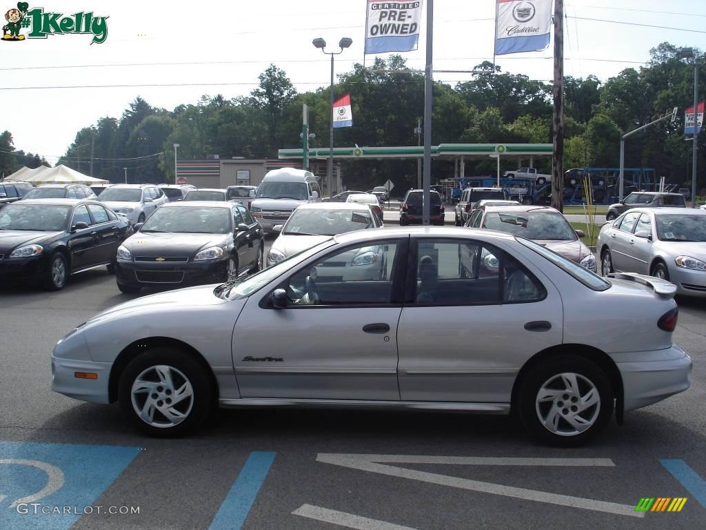 2001 Sunfire SE Sedan - Ultra Silver Metallic / Graphite photo #5