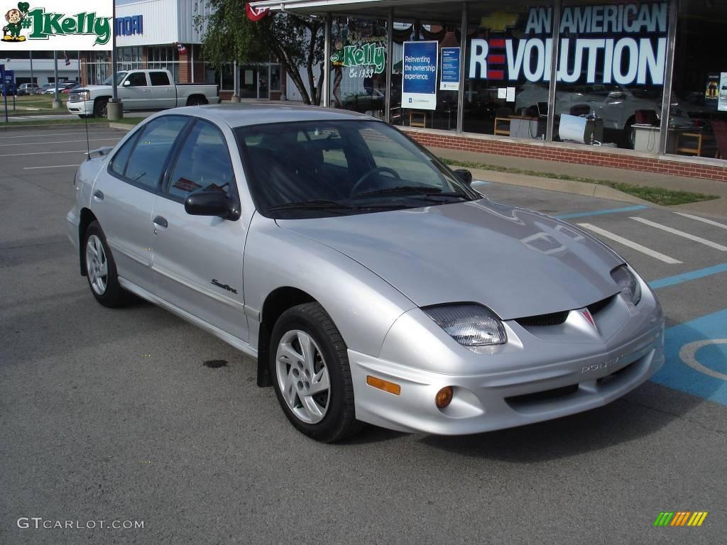 2001 Sunfire SE Sedan - Ultra Silver Metallic / Graphite photo #16