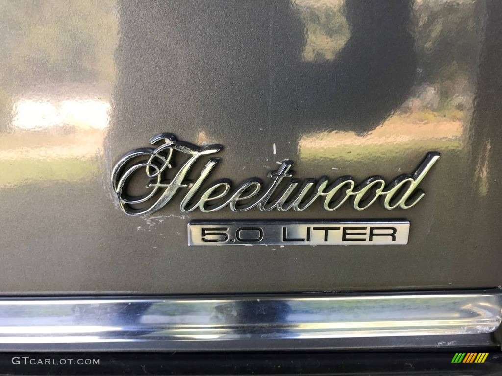 1986 Cadillac Fleetwood Brougham Marks and Logos Photo #138638477