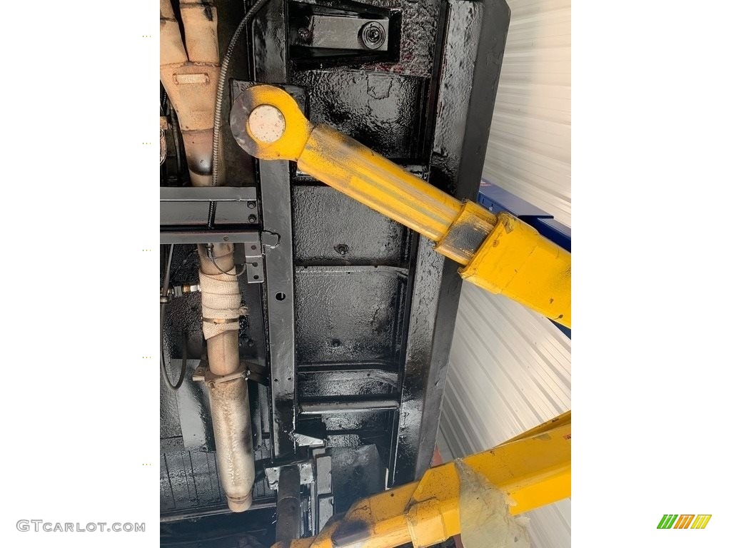 1980 International Scout II 4x4 Undercarriage Photos