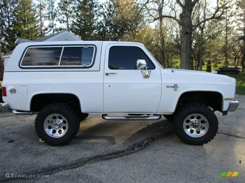 1988 Blazer 4x4 - White / Red photo #6