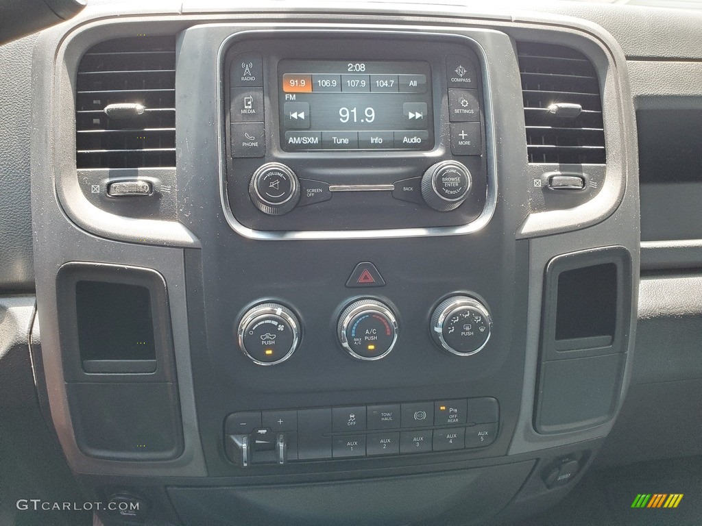 2016 Ram 3500 Tradesman Crew Cab Controls Photo #138646035