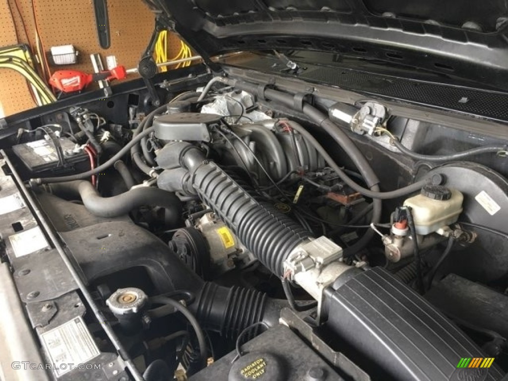1995 Ford Bronco XLT 4x4 5.0 Liter OHV 16-Valve V8 Engine Photo #138646389