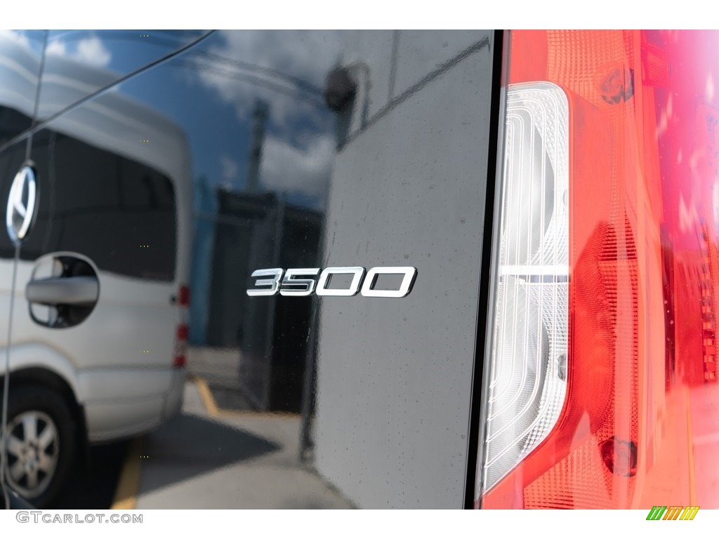 2019 Mercedes-Benz Sprinter 3500XD Passenger Conversion Marks and Logos Photo #138651924