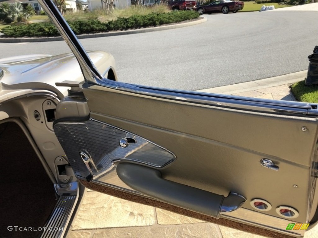 1961 Chevrolet Corvette Convertible Fawn Door Panel Photo #138655839