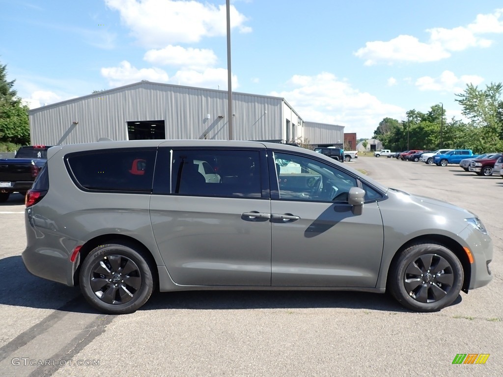 Ceramic Grey 2020 Chrysler Pacifica Hybrid Touring L Exterior Photo