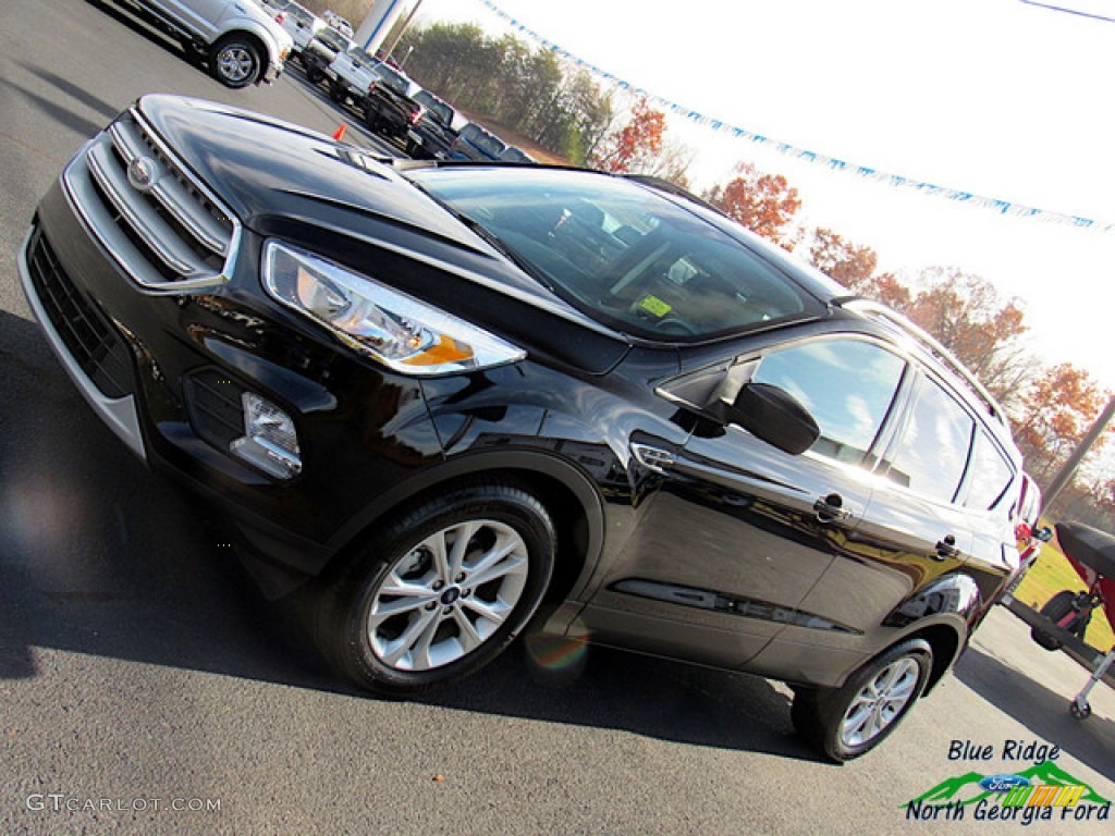 2018 Escape SE - Shadow Black / Charcoal Black photo #30