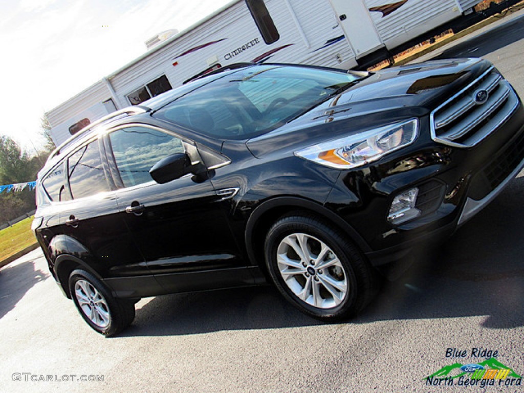 2018 Escape SE - Shadow Black / Charcoal Black photo #31