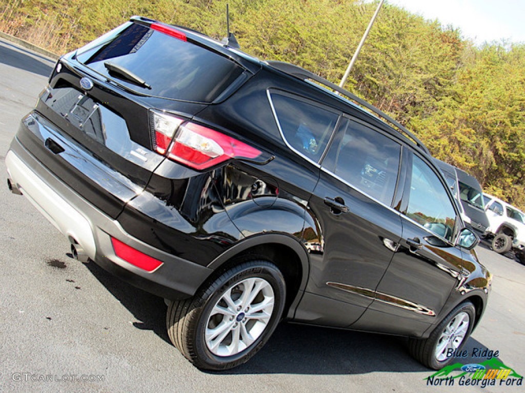 2018 Escape SE - Shadow Black / Charcoal Black photo #32
