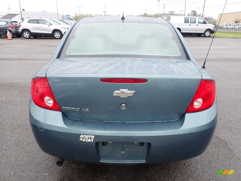 2009 Cobalt LS Sedan - Silver Moss Metallic / Gray photo #3