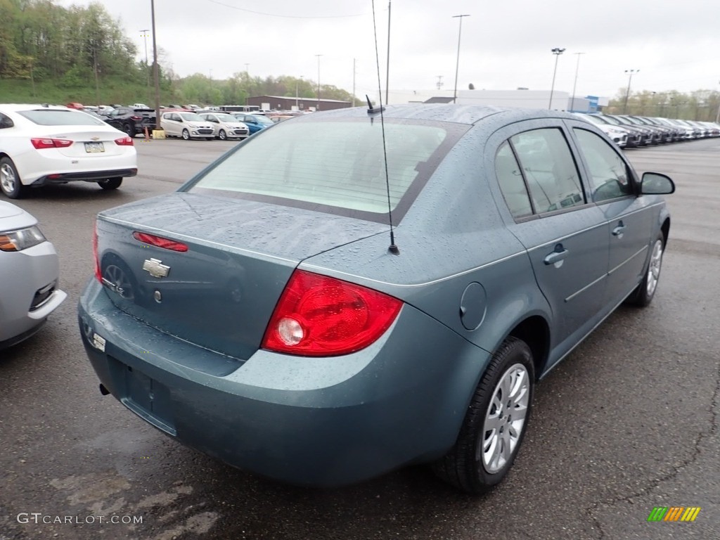 2009 Cobalt LS Sedan - Silver Moss Metallic / Gray photo #4