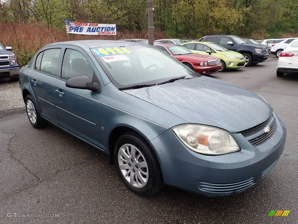 2009 Cobalt LS Sedan - Silver Moss Metallic / Gray photo #5