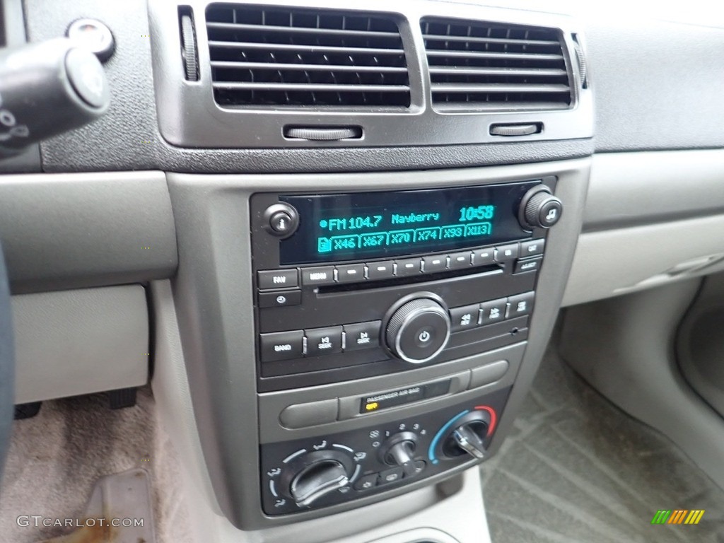 2009 Cobalt LS Sedan - Silver Moss Metallic / Gray photo #13