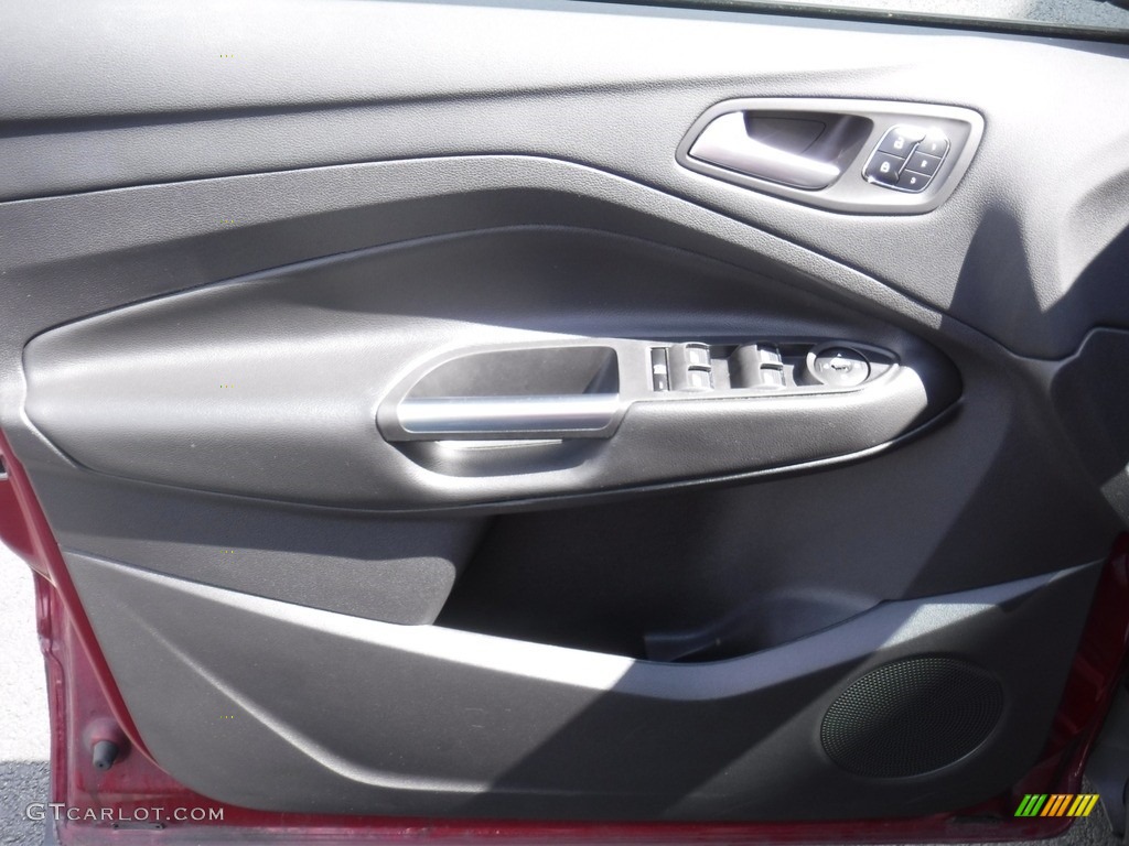 2016 Escape Titanium 4WD - Ruby Red Metallic / Charcoal Black photo #15