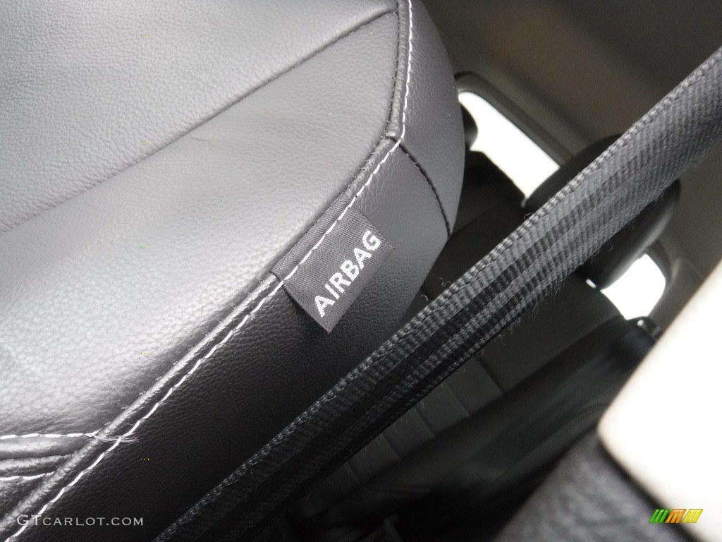 2016 Escape Titanium 4WD - Ruby Red Metallic / Charcoal Black photo #19