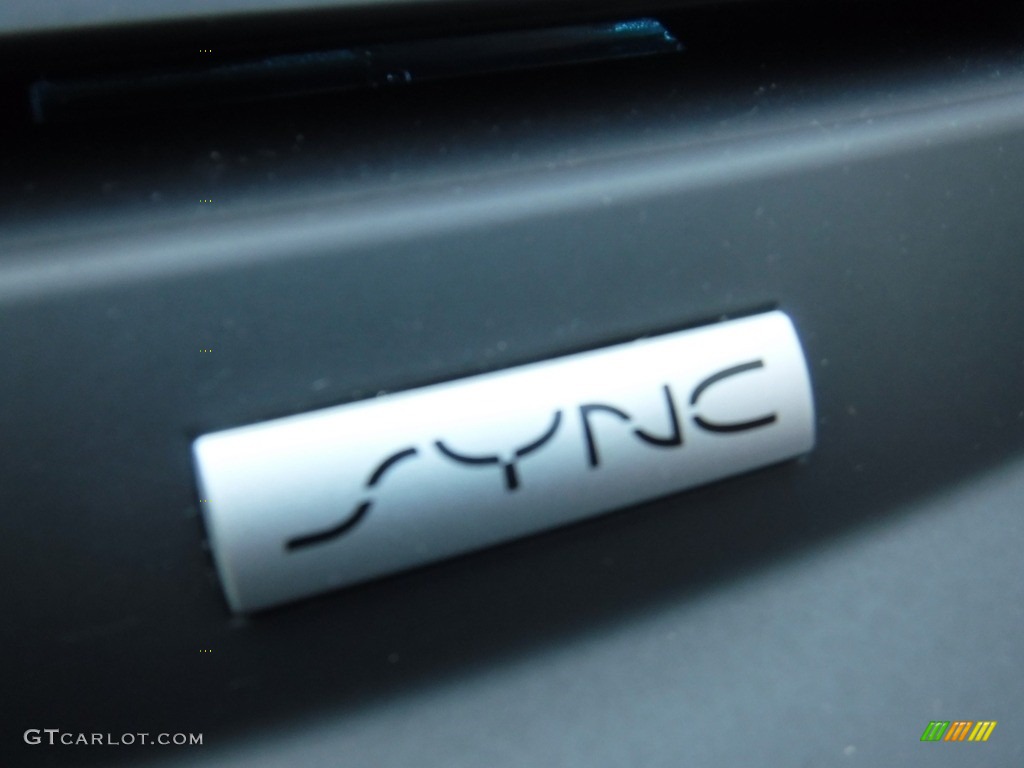 2016 Escape Titanium 4WD - Ruby Red Metallic / Charcoal Black photo #24