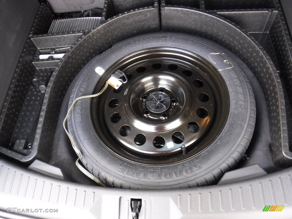 2016 Escape Titanium 4WD - Ruby Red Metallic / Charcoal Black photo #34