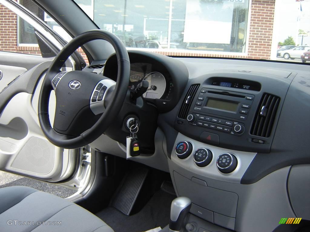 2009 Elantra SE Sedan - Quicksilver / Black photo #11