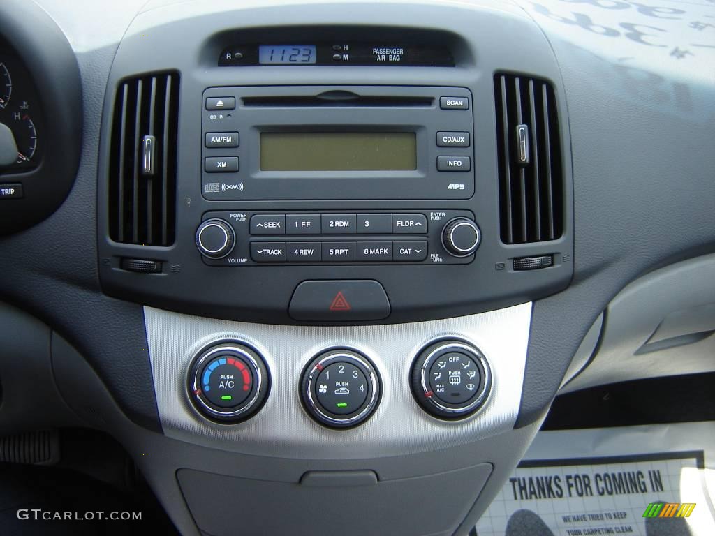 2009 Elantra SE Sedan - Quicksilver / Black photo #20