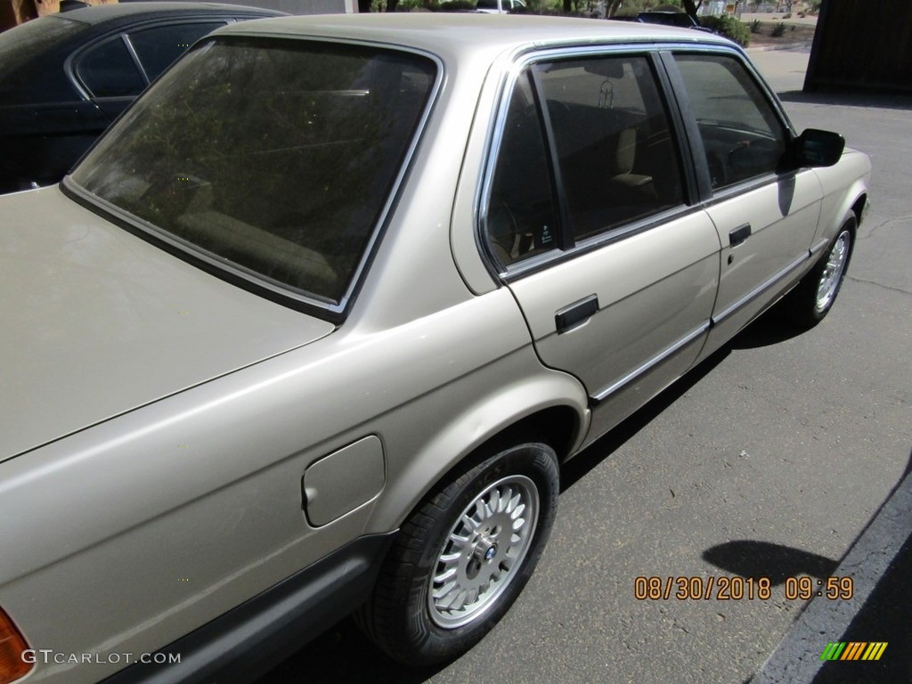 Bronzit Beige Metallic 1986 BMW 3 Series 325e Sedan Exterior Photo #138668907