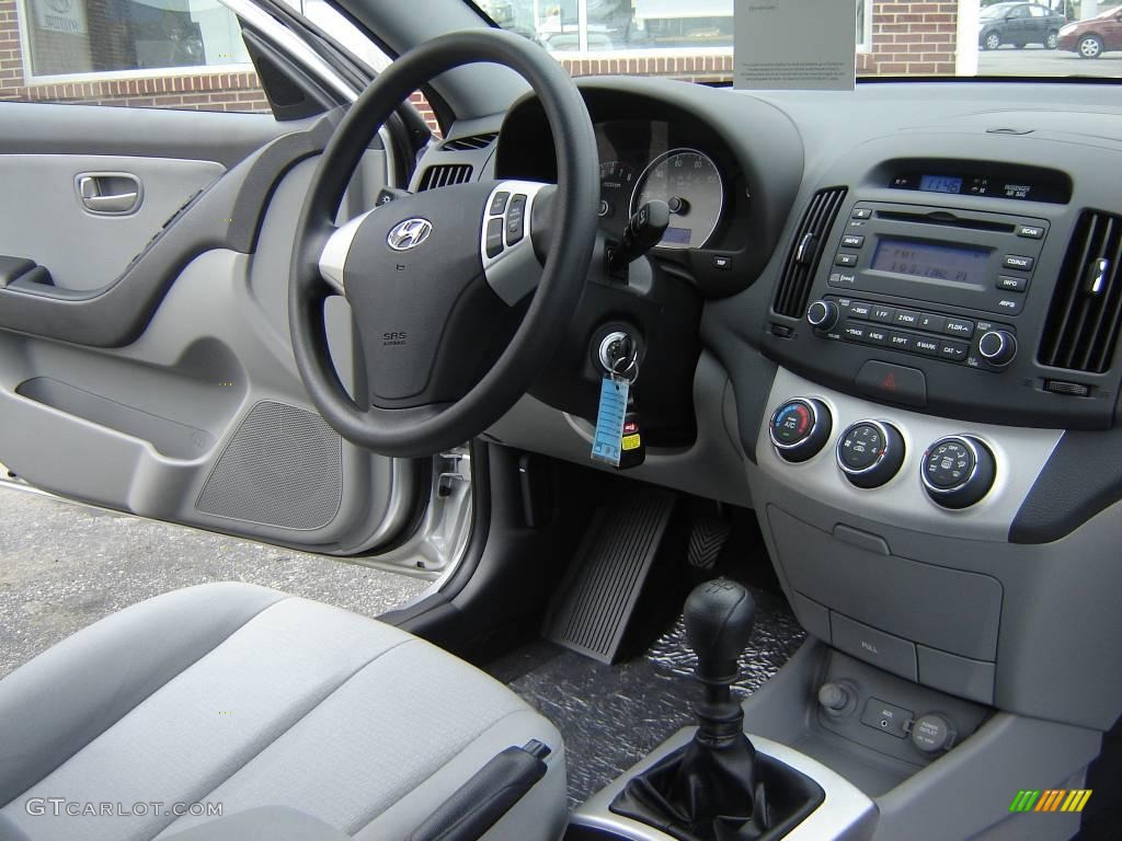 2009 Elantra GLS Sedan - Quicksilver / Gray photo #12