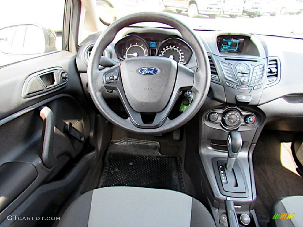 2015 Ford Fiesta S Hatchback Charcoal Black Dashboard Photo #138672030