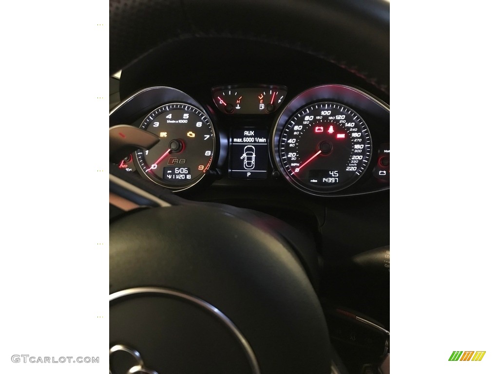 2015 Audi R8 V8 Gauges Photo #138675101