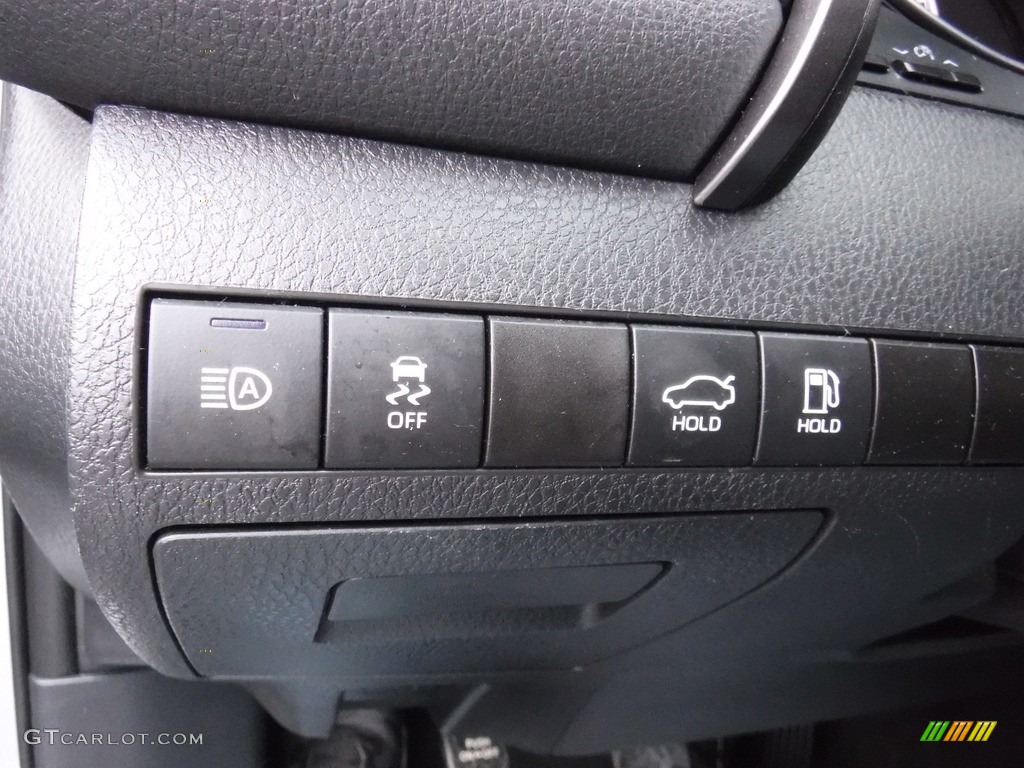 2019 Camry SE - Celestial Silver Metallic / Ash photo #16