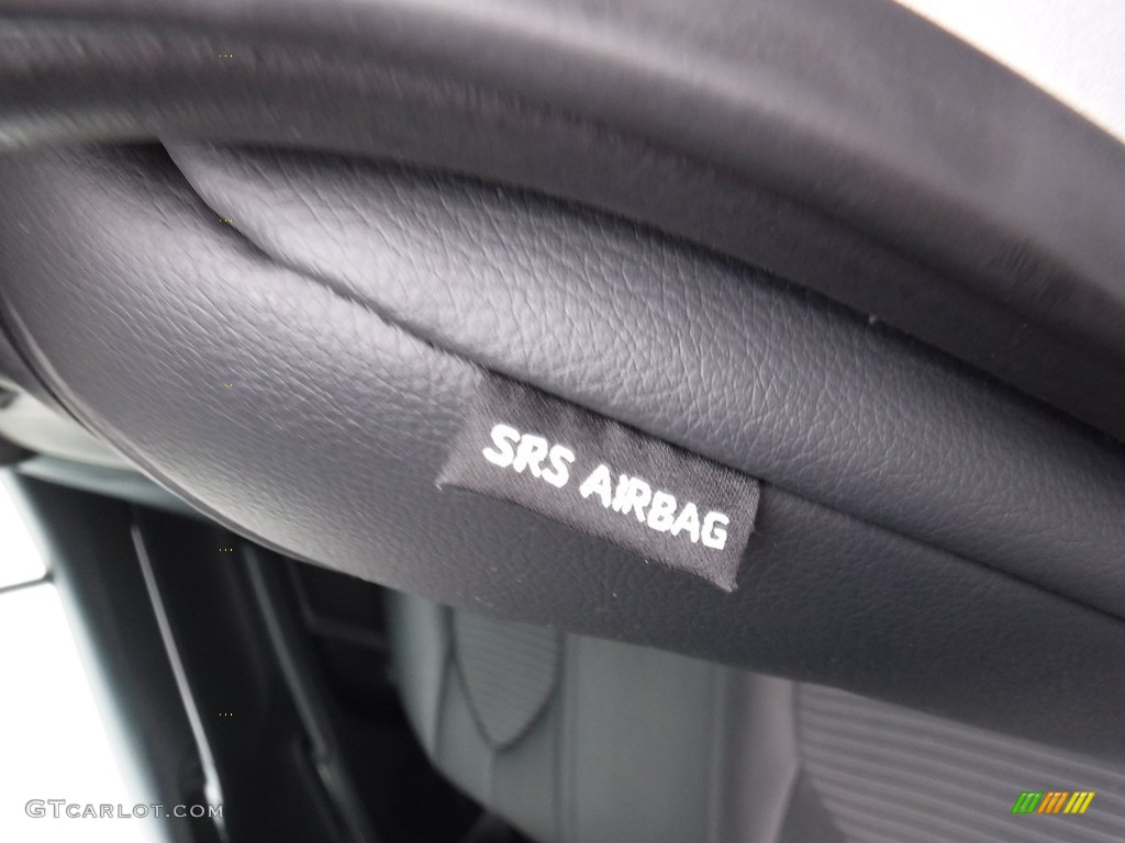 2019 Camry SE - Celestial Silver Metallic / Ash photo #27
