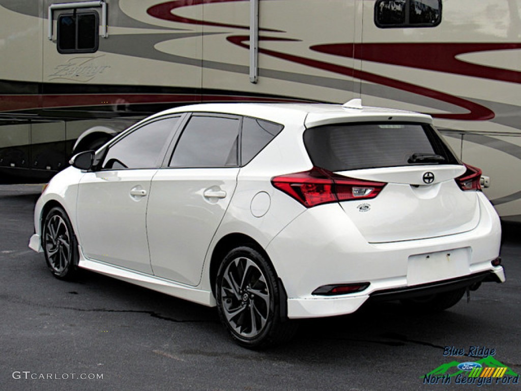 Blizzard Pearl 2016 Scion iM Standard iM Model Exterior Photo #138681273